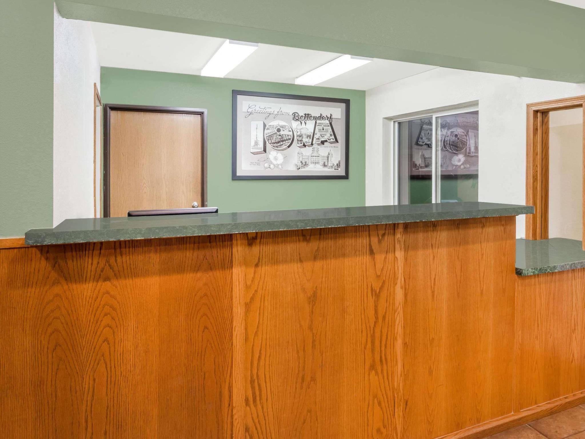 Surestay Plus Hotel By Best Western Bettendorf Exterior photo